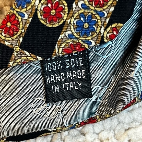 Valentino 100% Silk Tie Checker Board Floral Handmade in Italy Luxury Designer - Picture 8 of 9